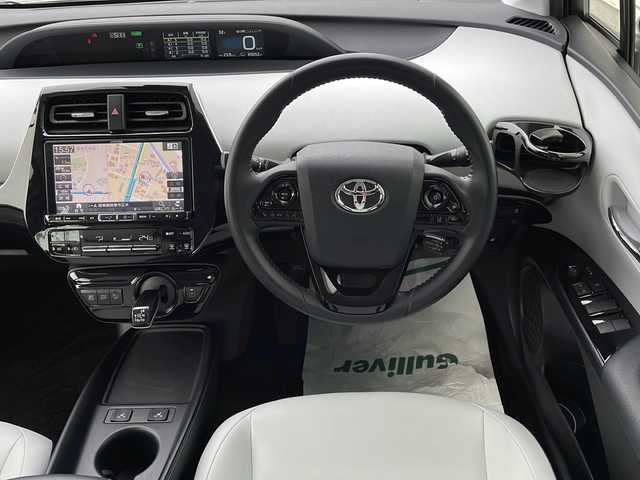 トヨタ プリウス Sツーリングセレクション 岐阜県 2019(令1)年 4.5万km ホワイトパールクリスタルシャイン アルパイン9インチナビ/CD/DVD/BT/フルセグTV/トヨタセーフティーセンス/クルーズコントロール/バックカメラ/ステアリングスイッチ/LEDヘッドライト/合皮シート/ビルトインEETC