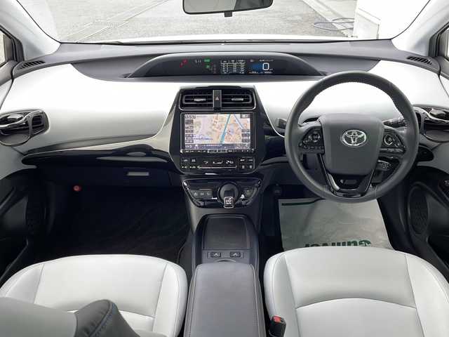 トヨタ プリウス Sツーリングセレクション 岐阜県 2019(令1)年 4.5万km ホワイトパールクリスタルシャイン アルパイン9インチナビ/CD/DVD/BT/フルセグTV/トヨタセーフティーセンス/クルーズコントロール/バックカメラ/ステアリングスイッチ/LEDヘッドライト/合皮シート/ビルトインEETC