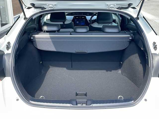 トヨタ プリウス Sツーリングセレクション 岐阜県 2019(令1)年 4.5万km ホワイトパールクリスタルシャイン アルパイン9インチナビ/CD/DVD/BT/フルセグTV/トヨタセーフティーセンス/クルーズコントロール/バックカメラ/ステアリングスイッチ/LEDヘッドライト/合皮シート/ビルトインEETC