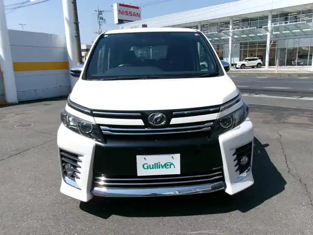 トヨタ ヴォクシー ZS 群馬県 2014(平26)年 4.2万km ホワイトパールクリスタルシャイン 両側パワースライドドア/SDナビ/フルセグTV/バックカメラ/後席9インチモニター/インテリアイルミネーション/ピラーライト/前後ドラレコ/ニーエアバッグ/フロントワイパーデアイサー/ETC