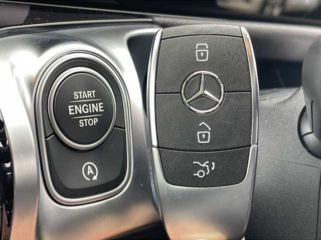 メルセデス・ベンツ Ｍ・ベンツ ＧＬＢ１８０ AMGライン 山口県 2021(令3)年 1.1万km パール ワンオーナー/禁煙車/スマートキー/プッシュスタート/ETC/純正ナビ/全方位カメラ/レーダークルーズコントロール/ドライブレコーダー/電子パーキングブレーキシステム/オートエアコン/オートライト/ステアリングスイッチ/純正アルミホイール/純正フロアマット/パワーシート/シートヒーター/パワーバックドア/保証書/取扱説明書/記録簿