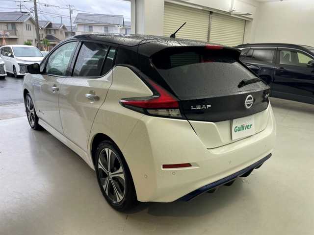 日産 リーフ G 茨城県 2018(平30)年 8.7万km ブリリアントホワイトパール/オーロラフレアブルーパール 2トーン 純正ナビ/フルセグ/プロパイロット/BSM/コーナーセンサー/純正17インチアルミホイール/LEDヘッドライト/フロントフォグランプ/ETC/ドライブレコーダー/ステアリングリモコン/シートヒーター/デジタルインナーミラー/BOSEサウンド