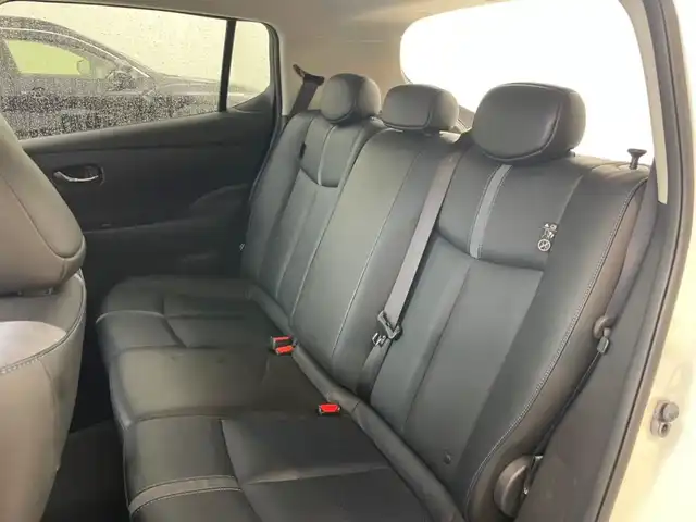 日産 リーフ G 茨城県 2018(平30)年 8.7万km ブリリアントホワイトパール/オーロラフレアブルーパール 2トーン 純正ナビ/フルセグ/プロパイロット/BSM/コーナーセンサー/純正17インチアルミホイール/LEDヘッドライト/フロントフォグランプ/ETC/ドライブレコーダー/ステアリングリモコン/シートヒーター/デジタルインナーミラー/BOSEサウンド
