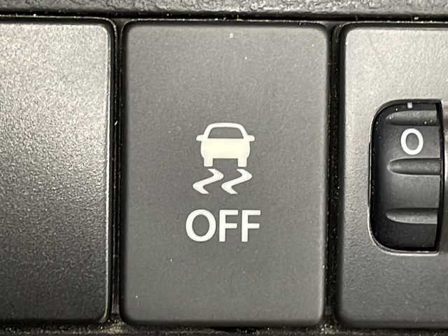 スズキ アルト L 広島県 2020(令2)年 5.8万km スペリアホワイト 社外ナビ　/バックカメラ　/シートヒーター　/衝突軽減ブレーキ　/レーンキープアシスト　/オートライト　/オートハイビーム　/踏み間違い防止　/コーナーセンサー　/ヘッドライトレベライザー　/社外フロアマット　/ＥＴＣ/純正13インチホイールキャップ（145/80/13)/エアバック（運転席/助手席）