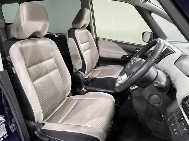 日産 セレナ ハイウェイスター G 愛知県 2017(平29)年 7.2万km アズライトブルー 純正９インチナビ/プロパイロット/アラウンドビューモニター/フリップダウンモニター/両側パワースライドドア/ハンズフリーオートスライドドア/インテリジェントパーキング/エマージェンシーブレーキ/車線逸脱警報/クリアランスソナー/電動パーキングブレーキ/ブレーキホールド/デジタルインナーミラー/ビルトインＥＴＣ/アクセサリーソケット/アイドリングストップ/ISOFIX/純正フロアマット/純正16インチアルミホイール