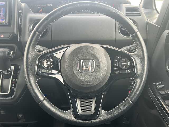 ホンダ Ｎ ＢＯＸ カスタム L ターボ 東京都 2021(令3)年 3.4万km クリスタルブラックパール ワンオーナー/純正ナビ（CH-HW851D）/・TV/CD/DVD/クルーズコントロール/オートライト/レーンアシスト/サイドカーテンエアバッグ/横滑り防止装置/盗難防止装置/シートヒーター/両側パワースライドドア/HONDA製14インチアルミホイール/ETC/スペアキー2本/取扱説明書/保証書