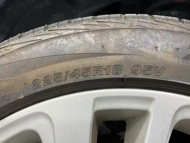 スバル レヴォーグ 1．6GT アイサイト Sスタイル 広島県 2015(平27)年 5.9万km スティールブルーグレーM 禁煙車/純正ナビ/バックカメラ/シートヒーター/パワーシート/レーダークルーズコントロール/ＥＴＣ/ドラレコ/踏み間違い防止/衝突軽減/レーンキープ/オートライト/パドルシフト/ＬＥＤヘッドライト/フルセグTV/純正18インチアルミホイール(225/45/R18)/エアバッグ(運転席/助手席/サイド/カーテン)