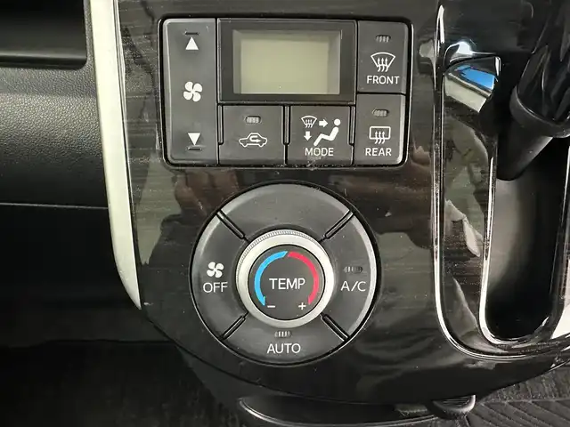 ダイハツ タント カスタム X トップED SA 兵庫県 2015(平27)年 5.5万km パールホワイトⅢ 純正8インチSDナビ　（ダイハツ　NSZN-W650）/（CD、DVD、AM/FM、BT、SD、HDMI、フルセグ）/バックカメラ/両側パワースライドドア/社外ETC/アイドリングストップ/レザー調シートカバー/電動格納ミラー/ウィンカーミラー/ドアバイザー/純正フロアマット/オートライト/プッシュスタート/スマートキー/純正14インチAW/LEDヘッドライト