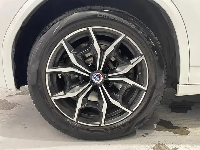 ＢＭＷ ＢＭＷ Ｘ３ 20d xDrive Mスポーツ 道央・札幌 2023(令5)年 2.3万km アルピンホワイトⅢ 電動パノラマ・ガラス・サンルーフ/ドライビング・アシスト・プロフェッショナル/・高速道路渋滞ハンズ・オフ・アシスト/・トラフィック・サイン・アシスト（速度制限認識）/・ACC/・ステアリング＆レーン・コントロール・アシスト/・レーン・ディパーチャー・ウォーニング/（車線逸脱警告システム）/・レーン・チェンジ・アシスト/・レーン・キーピング・アシスト/・クロス・トラフィック・ウォーニング/・クロスロード・ウォーニング/・前車接近警告機能/・後車衝突警告機能/・衝突回避・被害軽減ブレーキ/・エマージェンシー・ストップ・アシスト/パーキングアシストプラス/・PDC/・パーキングアシスト/・トップビュー＋３Dビュー/・サイドビューカメラ/・リアビューカメラ（予想進路表示機能付）/アダプティブLEDヘッドライト/電動フロントシート/運転席メモリー機能付/フロントシートヒーティング/リアシートヒーティング/BMWライブコックピット/・１２・３インチマルチディスプレイ・メーターパネル/・１２・３インチワイド・コントロール・ディスプレイ/・HDDナビ