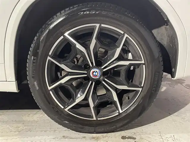 ＢＭＷ ＢＭＷ Ｘ３ 20d xDrive Mスポーツ 道央・札幌 2023(令5)年 2.3万km アルピンホワイトⅢ 電動パノラマ・ガラス・サンルーフ/ドライビング・アシスト・プロフェッショナル/・高速道路渋滞ハンズ・オフ・アシスト/・トラフィック・サイン・アシスト（速度制限認識）/・ACC/・ステアリング＆レーン・コントロール・アシスト/・レーン・ディパーチャー・ウォーニング/（車線逸脱警告システム）/・レーン・チェンジ・アシスト/・レーン・キーピング・アシスト/・クロス・トラフィック・ウォーニング/・クロスロード・ウォーニング/・前車接近警告機能/・後車衝突警告機能/・衝突回避・被害軽減ブレーキ/・エマージェンシー・ストップ・アシスト/パーキングアシストプラス/・PDC/・パーキングアシスト/・トップビュー＋３Dビュー/・サイドビューカメラ/・リアビューカメラ（予想進路表示機能付）/アダプティブLEDヘッドライト/電動フロントシート/運転席メモリー機能付/フロントシートヒーティング/リアシートヒーティング/BMWライブコックピット/・１２・３インチマルチディスプレイ・メーターパネル/・１２・３インチワイド・コントロール・ディスプレイ/・HDDナビ