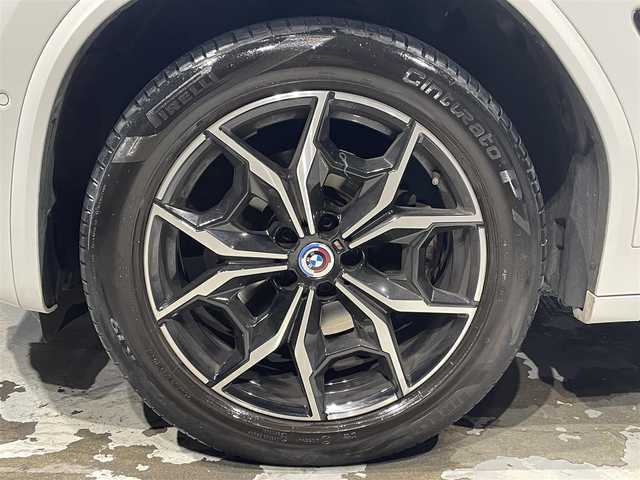 ＢＭＷ ＢＭＷ Ｘ３ 20d xDrive Mスポーツ 道央・札幌 2023(令5)年 2.3万km アルピンホワイトⅢ 電動パノラマ・ガラス・サンルーフ/ドライビング・アシスト・プロフェッショナル/・高速道路渋滞ハンズ・オフ・アシスト/・トラフィック・サイン・アシスト（速度制限認識）/・ACC/・ステアリング＆レーン・コントロール・アシスト/・レーン・ディパーチャー・ウォーニング/（車線逸脱警告システム）/・レーン・チェンジ・アシスト/・レーン・キーピング・アシスト/・クロス・トラフィック・ウォーニング/・クロスロード・ウォーニング/・前車接近警告機能/・後車衝突警告機能/・衝突回避・被害軽減ブレーキ/・エマージェンシー・ストップ・アシスト/パーキングアシストプラス/・PDC/・パーキングアシスト/・トップビュー＋３Dビュー/・サイドビューカメラ/・リアビューカメラ（予想進路表示機能付）/アダプティブLEDヘッドライト/電動フロントシート/運転席メモリー機能付/フロントシートヒーティング/リアシートヒーティング/BMWライブコックピット/・１２・３インチマルチディスプレイ・メーターパネル/・１２・３インチワイド・コントロール・ディスプレイ/・HDDナビ