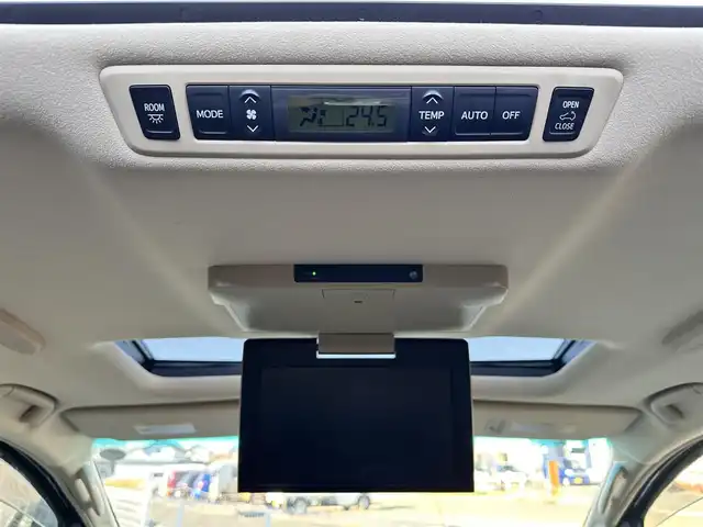 トヨタ ヴェルファイア 2．4X 宮城県 2014(平26)年 6.8万km ブラック 純正ナビ/(フルセグTV/CD/SD/BT)/バックカメラ/サンルーフ/フリップダウンモニター/ミラー一体型ドライブレコーダー/ビルトインETC/クリアランスソナー/デュアルオートエアコン/MTモード付AT/ステアリングスイッチ/オートライト/ふらつき防止/プッシュスタート＆スマートキー/ウインカー付き電動格納ミラー/ドアバイザー/純正フロアマット/HIDヘッドライト/フォグランプ/社外17インチAW