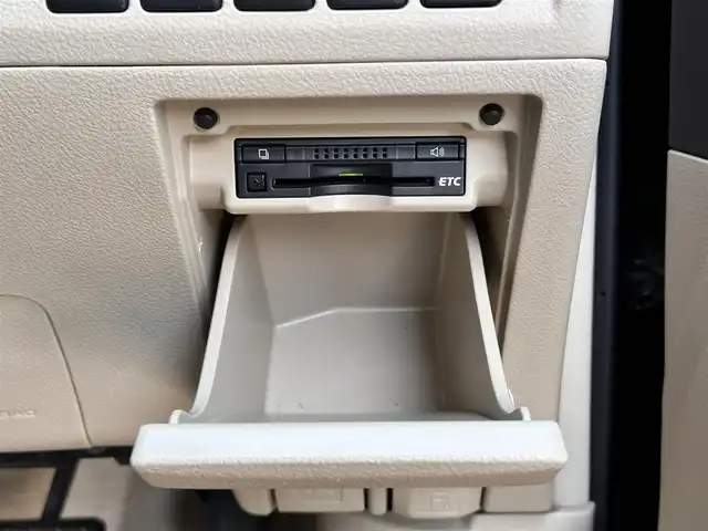 トヨタ ヴェルファイア 2．4X 宮城県 2014(平26)年 6.8万km ブラック 純正ナビ/(フルセグTV/CD/SD/BT)/バックカメラ/サンルーフ/フリップダウンモニター/ミラー一体型ドライブレコーダー/ビルトインETC/クリアランスソナー/デュアルオートエアコン/MTモード付AT/ステアリングスイッチ/オートライト/ふらつき防止/プッシュスタート＆スマートキー/ウインカー付き電動格納ミラー/ドアバイザー/純正フロアマット/HIDヘッドライト/フォグランプ/社外17インチAW