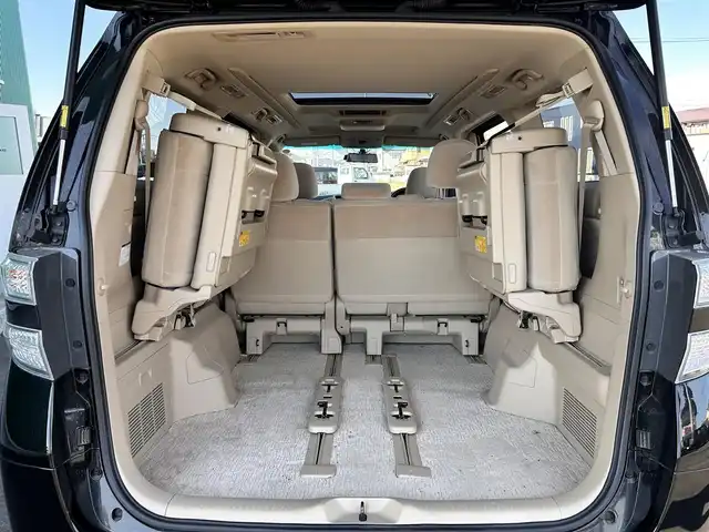 トヨタ ヴェルファイア 2．4X 宮城県 2014(平26)年 6.8万km ブラック 純正ナビ/(フルセグTV/CD/SD/BT)/バックカメラ/サンルーフ/フリップダウンモニター/ミラー一体型ドライブレコーダー/ビルトインETC/クリアランスソナー/デュアルオートエアコン/MTモード付AT/ステアリングスイッチ/オートライト/ふらつき防止/プッシュスタート＆スマートキー/ウインカー付き電動格納ミラー/ドアバイザー/純正フロアマット/HIDヘッドライト/フォグランプ/社外17インチAW