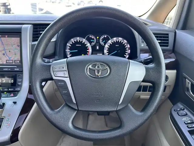 トヨタ ヴェルファイア 2．4X 宮城県 2014(平26)年 6.8万km ブラック 純正ナビ/(フルセグTV/CD/SD/BT)/バックカメラ/サンルーフ/フリップダウンモニター/ミラー一体型ドライブレコーダー/ビルトインETC/クリアランスソナー/デュアルオートエアコン/MTモード付AT/ステアリングスイッチ/オートライト/ふらつき防止/プッシュスタート＆スマートキー/ウインカー付き電動格納ミラー/ドアバイザー/純正フロアマット/HIDヘッドライト/フォグランプ/社外17インチAW