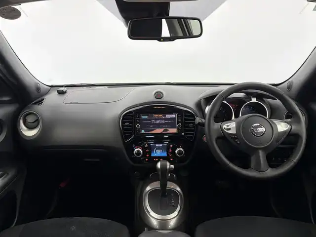 日産 ジューク 15RX Vセレクション 愛知県 2018(平30)年 8万km ブリリアントホワイトパール 純正ナビ（CD/DVD/BT/フルセグTV）　/アラウンドビュー　/衝突軽減システム/ビルトETC　/オートエアコン　/スマートキー　/オートライト　/LEDライト　/フォグ　/電格ミラー　/ウインカーミラー　/フロアマット　/保証書/取説/記録簿　