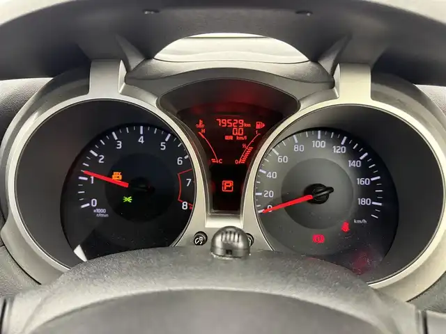 日産 ジューク 15RX Vセレクション 愛知県 2018(平30)年 8万km ブリリアントホワイトパール 純正ナビ（CD/DVD/BT/フルセグTV）　/アラウンドビュー　/衝突軽減システム/ビルトETC　/オートエアコン　/スマートキー　/オートライト　/LEDライト　/フォグ　/電格ミラー　/ウインカーミラー　/フロアマット　/保証書/取説/記録簿　