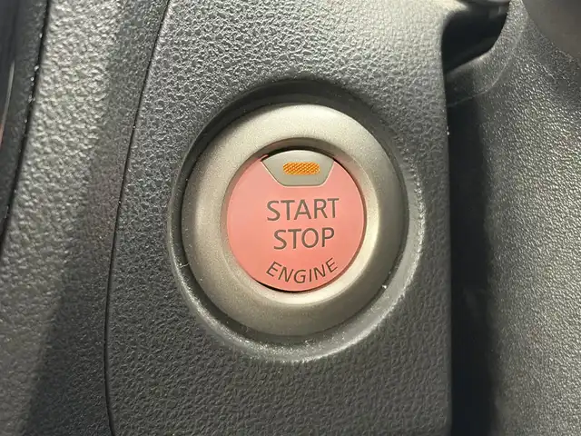 日産 ジューク 15RX Vセレクション 愛知県 2018(平30)年 8万km ブリリアントホワイトパール 純正ナビ（CD/DVD/BT/フルセグTV）　/アラウンドビュー　/衝突軽減システム/ビルトETC　/オートエアコン　/スマートキー　/オートライト　/LEDライト　/フォグ　/電格ミラー　/ウインカーミラー　/フロアマット　/保証書/取説/記録簿　