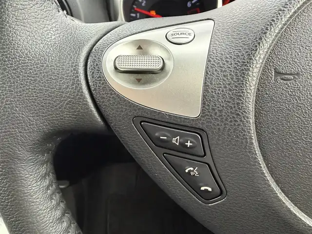 日産 ジューク 15RX Vセレクション 愛知県 2018(平30)年 8万km ブリリアントホワイトパール 純正ナビ（CD/DVD/BT/フルセグTV）　/アラウンドビュー　/衝突軽減システム/ビルトETC　/オートエアコン　/スマートキー　/オートライト　/LEDライト　/フォグ　/電格ミラー　/ウインカーミラー　/フロアマット　/保証書/取説/記録簿　