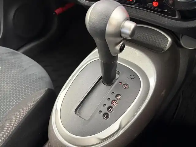 日産 ジューク 15RX Vセレクション 愛知県 2018(平30)年 8万km ブリリアントホワイトパール 純正ナビ（CD/DVD/BT/フルセグTV）　/アラウンドビュー　/衝突軽減システム/ビルトETC　/オートエアコン　/スマートキー　/オートライト　/LEDライト　/フォグ　/電格ミラー　/ウインカーミラー　/フロアマット　/保証書/取説/記録簿　