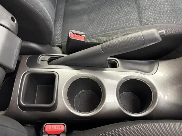 日産 ジューク 15RX Vセレクション 愛知県 2018(平30)年 8万km ブリリアントホワイトパール 純正ナビ（CD/DVD/BT/フルセグTV）　/アラウンドビュー　/衝突軽減システム/ビルトETC　/オートエアコン　/スマートキー　/オートライト　/LEDライト　/フォグ　/電格ミラー　/ウインカーミラー　/フロアマット　/保証書/取説/記録簿　