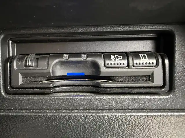 日産 ジューク 15RX Vセレクション 愛知県 2018(平30)年 8万km ブリリアントホワイトパール 純正ナビ（CD/DVD/BT/フルセグTV）　/アラウンドビュー　/衝突軽減システム/ビルトETC　/オートエアコン　/スマートキー　/オートライト　/LEDライト　/フォグ　/電格ミラー　/ウインカーミラー　/フロアマット　/保証書/取説/記録簿　