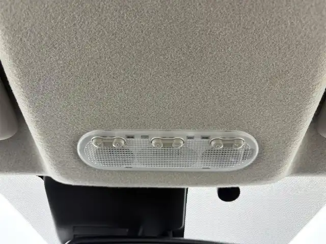 日産 ジューク 15RX Vセレクション 愛知県 2018(平30)年 8万km ブリリアントホワイトパール 純正ナビ（CD/DVD/BT/フルセグTV）　/アラウンドビュー　/衝突軽減システム/ビルトETC　/オートエアコン　/スマートキー　/オートライト　/LEDライト　/フォグ　/電格ミラー　/ウインカーミラー　/フロアマット　/保証書/取説/記録簿　