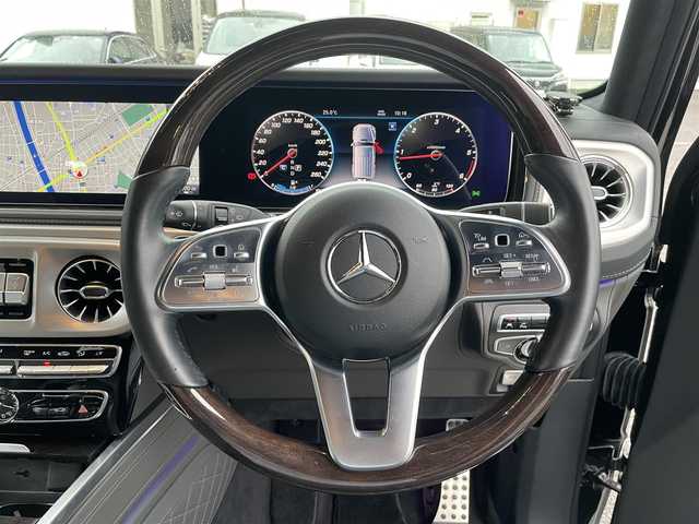 メルセデス・ベンツ ゲレンデヴァーゲン Ｇ４００ｄ マヌファクトゥーアエディション 東京都 2022(令4)年 1.8万km オブシディアンブラック 特別仕様車/サンルーフ/AMGG63用OP22インチアルミホイール/保証書/取説/純正メモリナビ/フルセグTV/BT/Bカメラ/全方位カメラ/全席シートヒーター/エアシート/D/N席メモリー機能付きパワーシート/プレミアムサウンド(Burmester)/社外ユニバーサルステップ/ETC2.0/純正前後ドラレコ