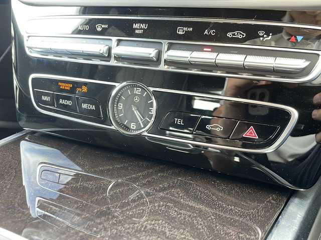 メルセデス・ベンツ ゲレンデヴァーゲン Ｇ４００ｄ マヌファクトゥーアエディション 東京都 2022(令4)年 1.8万km オブシディアンブラック 特別仕様車/サンルーフ/AMGG63用OP22インチアルミホイール/保証書/取説/純正メモリナビ/フルセグTV/BT/Bカメラ/全方位カメラ/全席シートヒーター/エアシート/D/N席メモリー機能付きパワーシート/プレミアムサウンド(Burmester)/社外ユニバーサルステップ/ETC2.0/純正前後ドラレコ