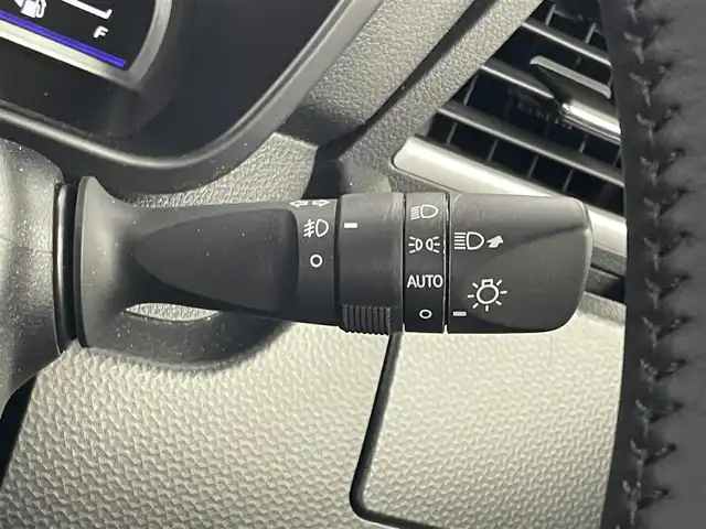 トヨタ ルーミー カスタムG 埼玉県 2020(令2)年 3.2万km ブラックマイカメタリック 純正ナビ　ワンセグ　バックカメラ　衝突軽減　オートハイビーム　LEDヘッドライト　フォグ　オートライト　スマートキー　プッシュスタート　純正15インチアルミ　コーナーセンサー　クルーズコントロールアイドリングストップ　両側パワースライドドア