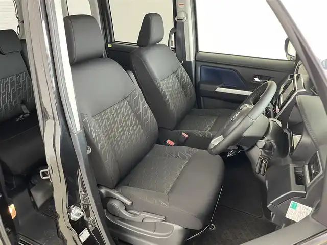トヨタ ルーミー カスタムG 埼玉県 2020(令2)年 3.2万km ブラックマイカメタリック 純正ナビ　ワンセグ　バックカメラ　衝突軽減　オートハイビーム　LEDヘッドライト　フォグ　オートライト　スマートキー　プッシュスタート　純正15インチアルミ　コーナーセンサー　クルーズコントロールアイドリングストップ　両側パワースライドドア