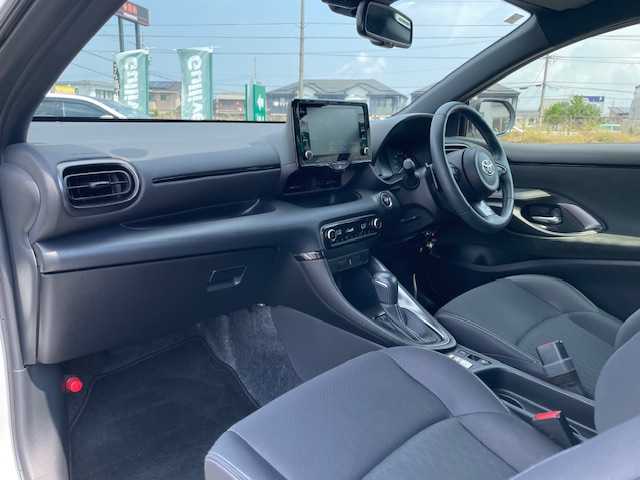 トヨタ ＧＲヤリス RS 三重県 2020(令2)年 4.1万km プラチナホワイトパールマイカ セーフティセンス/・プリクラッシュセーフティ/・レーントレーシングアシスト/・レーダークルーズコントロール/・オートマチックハイビーム/・ロードサインアシスト/・先行車発進告知機能/・セカンダリーコリジョンブレーキ/・インテリジェントクリアランスソナー/・リアクロストラフィックオートブレーキ/・バックガイドモニター/・カラーヘッドアップディスプレイ/・自動防眩インナーミラー/・雨滴感知式オートワイパー/1オーナー/純正ディスプレイオーディオ/【フルセグTV/Bluetooth/USB/Miracast】/バックカメラ/ETC/前後ドライブレコーダー/パドルシフト/オートライト/フルLEDヘッドランプ/LEDフロントフォグランプ/225/40R18インチENKEI製純正AW/プッシュスタート/スマートキー/スペアキー/純正フロアマット