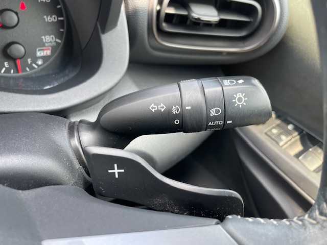 トヨタ ＧＲヤリス RS 三重県 2020(令2)年 4.1万km プラチナホワイトパールマイカ セーフティセンス/・プリクラッシュセーフティ/・レーントレーシングアシスト/・レーダークルーズコントロール/・オートマチックハイビーム/・ロードサインアシスト/・先行車発進告知機能/・セカンダリーコリジョンブレーキ/・インテリジェントクリアランスソナー/・リアクロストラフィックオートブレーキ/・バックガイドモニター/・カラーヘッドアップディスプレイ/・自動防眩インナーミラー/・雨滴感知式オートワイパー/1オーナー/純正ディスプレイオーディオ/【フルセグTV/Bluetooth/USB/Miracast】/バックカメラ/ETC/前後ドライブレコーダー/パドルシフト/オートライト/フルLEDヘッドランプ/LEDフロントフォグランプ/225/40R18インチENKEI製純正AW/プッシュスタート/スマートキー/スペアキー/純正フロアマット