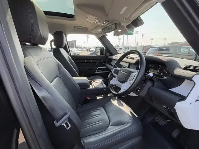 ランドローバー ランドローバー ディフェンダー 110SE 徳島県 2021(令3)年 3.1万km 黒 純正ナビ/全方位カメラ/デジタルインナーミラー/サンルーフ/純正20インチアルミホイール/衝突被害軽減システム/クルーズコントロール/レーンキープアシスト/前後コーナーセンサー/LEDヘッドライト/オートマチックハイビーム/オートライト/レザーシート/レザーステアリング/サイドステップ/社外前後ドライブレコーダー/社外レーダー探知機/USB・typeC端子/スマートキー/スペアキー