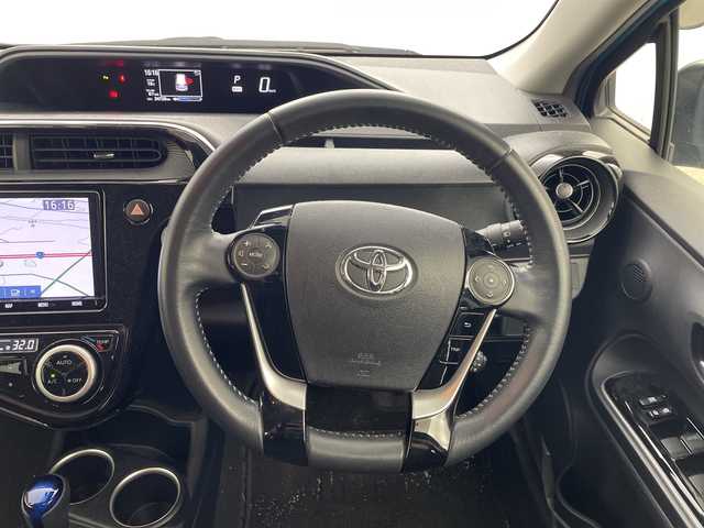 トヨタ アクア G 群馬県 2018(平30)年 3.5万km クリアエメラルドパールクリスタルシャイン 純正９型ナビ　フルセグＴＶ　バックカメラ　衝突被害軽減システム　クルーズコントロール　ステアリングスイッチ　プッシュスタート　シートヒーター　オートマチックハイビーム　ＬＥＤオートライト　ＥＴＣ２．０