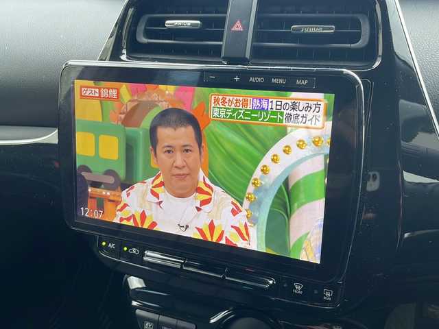 トヨタ プリウス S 岩手県 2019(平31)年 6.5万km ホワイトパールクリスタルシャイン 登録時走行距離64373ｋｍ/４WD/社外メモリナビゲーション/（CD/DVD/BD/BT）/フルセグテレビ/バックカメラ/プリクラッシュセーフティ/レーンキープアシスト/アダプティブクルーズコントロール/TRDエアロ/（フロント/リアアンダー）/BBS18インチアルミホイール/クリアランスソナー/ドライブレコーダー/ETC/ステアリングリモコン/オートリトラミラー/LEDヘッドライト/LEDフォグランプ/プッシュスタート/スマートキー/保証書/取扱説明書