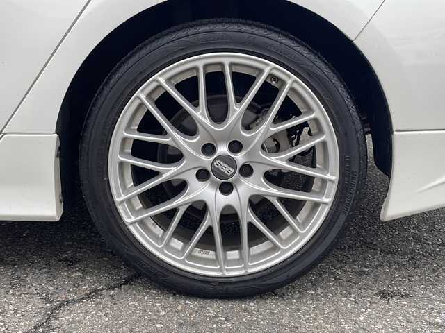 トヨタ プリウス S 岩手県 2019(平31)年 6.5万km ホワイトパールクリスタルシャイン 登録時走行距離64373ｋｍ/４WD/社外メモリナビゲーション/（CD/DVD/BD/BT）/フルセグテレビ/バックカメラ/プリクラッシュセーフティ/レーンキープアシスト/アダプティブクルーズコントロール/TRDエアロ/（フロント/リアアンダー）/BBS18インチアルミホイール/クリアランスソナー/ドライブレコーダー/ETC/ステアリングリモコン/オートリトラミラー/LEDヘッドライト/LEDフォグランプ/プッシュスタート/スマートキー/保証書/取扱説明書