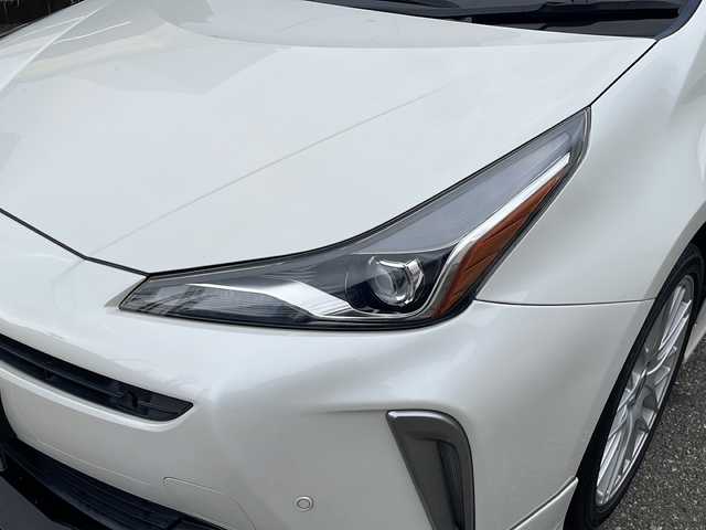 トヨタ プリウス S 岩手県 2019(平31)年 6.5万km ホワイトパールクリスタルシャイン 登録時走行距離64373ｋｍ/４WD/社外メモリナビゲーション/（CD/DVD/BD/BT）/フルセグテレビ/バックカメラ/プリクラッシュセーフティ/レーンキープアシスト/アダプティブクルーズコントロール/TRDエアロ/（フロント/リアアンダー）/BBS18インチアルミホイール/クリアランスソナー/ドライブレコーダー/ETC/ステアリングリモコン/オートリトラミラー/LEDヘッドライト/LEDフォグランプ/プッシュスタート/スマートキー/保証書/取扱説明書