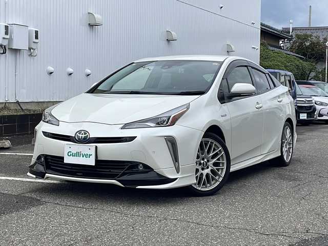 トヨタ プリウス S 岩手県 2019(平31)年 6.5万km ホワイトパールクリスタルシャイン 登録時走行距離64373ｋｍ/４WD/社外メモリナビゲーション/（CD/DVD/BD/BT）/フルセグテレビ/バックカメラ/プリクラッシュセーフティ/レーンキープアシスト/アダプティブクルーズコントロール/TRDエアロ/（フロント/リアアンダー）/BBS18インチアルミホイール/クリアランスソナー/ドライブレコーダー/ETC/ステアリングリモコン/オートリトラミラー/LEDヘッドライト/LEDフォグランプ/プッシュスタート/スマートキー/保証書/取扱説明書