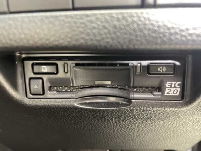 トヨタ ハリアー G 神奈川県 2023(令5)年 0.9万km プレシャスブラックパール ワンオーナー車/純正8インチディスプレイオーディオコネクトナビ/Bluetooth・AM・FM・フルセグTV・USB・Miracast/デジタルインナーミラー/パワーバックドア/おくだけ充電（ワイヤレス充電）/トヨタセーフティセンス/クルーズコントロール/バックカメラ/スペアタイヤ付/ビルトインETC2.0/運転席パワーシート/ハーフレザーシート/後側ドライブレコーダー/純正18インチアルミホイール/LEDヘッドライト/オートマチックハイビーム/レーンキープアシスト/横滑り防止装置/盗難防止装置/衝突被害軽減システム/保証書/取扱説明書