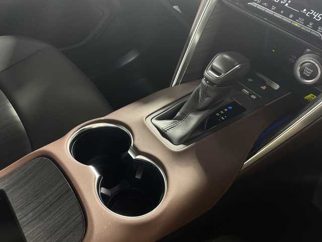 トヨタ ハリアー G 神奈川県 2023(令5)年 0.9万km プレシャスブラックパール ワンオーナー車/純正8インチディスプレイオーディオコネクトナビ/Bluetooth・AM・FM・フルセグTV・USB・Miracast/デジタルインナーミラー/パワーバックドア/おくだけ充電（ワイヤレス充電）/トヨタセーフティセンス/クルーズコントロール/バックカメラ/スペアタイヤ付/ビルトインETC2.0/運転席パワーシート/ハーフレザーシート/後側ドライブレコーダー/純正18インチアルミホイール/LEDヘッドライト/オートマチックハイビーム/レーンキープアシスト/横滑り防止装置/盗難防止装置/衝突被害軽減システム/保証書/取扱説明書