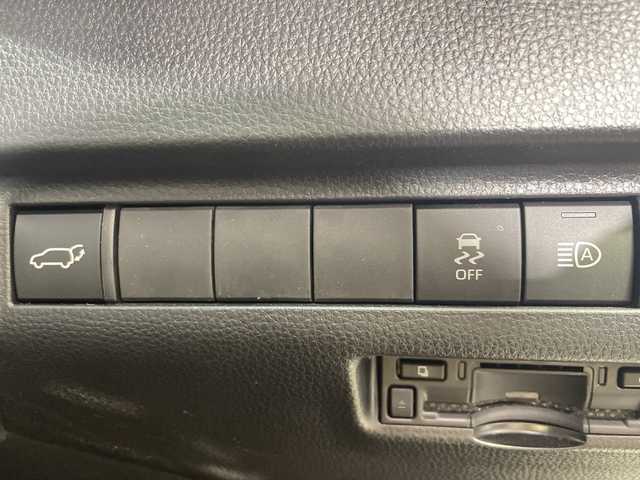 トヨタ ハリアー G 神奈川県 2023(令5)年 0.9万km プレシャスブラックパール ワンオーナー車/純正8インチディスプレイオーディオコネクトナビ/Bluetooth・AM・FM・フルセグTV・USB・Miracast/デジタルインナーミラー/パワーバックドア/おくだけ充電（ワイヤレス充電）/トヨタセーフティセンス/クルーズコントロール/バックカメラ/スペアタイヤ付/ビルトインETC2.0/運転席パワーシート/ハーフレザーシート/後側ドライブレコーダー/純正18インチアルミホイール/LEDヘッドライト/オートマチックハイビーム/レーンキープアシスト/横滑り防止装置/盗難防止装置/衝突被害軽減システム/保証書/取扱説明書