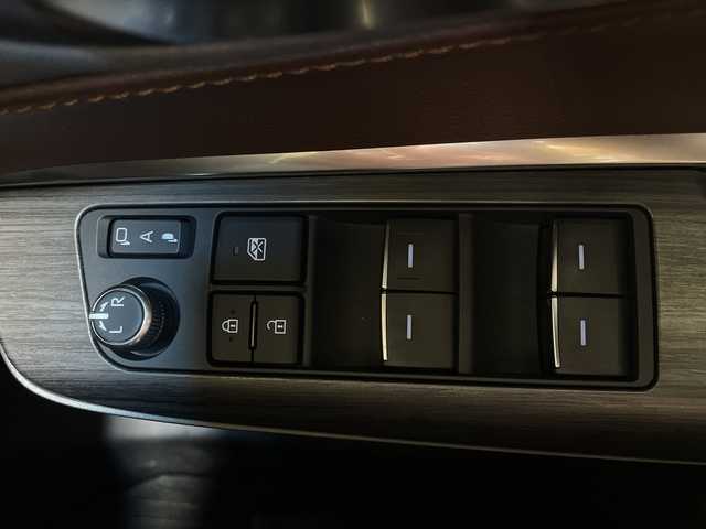 トヨタ ハリアー G 神奈川県 2023(令5)年 0.9万km プレシャスブラックパール ワンオーナー車/純正8インチディスプレイオーディオコネクトナビ/Bluetooth・AM・FM・フルセグTV・USB・Miracast/デジタルインナーミラー/パワーバックドア/おくだけ充電（ワイヤレス充電）/トヨタセーフティセンス/クルーズコントロール/バックカメラ/スペアタイヤ付/ビルトインETC2.0/運転席パワーシート/ハーフレザーシート/後側ドライブレコーダー/純正18インチアルミホイール/LEDヘッドライト/オートマチックハイビーム/レーンキープアシスト/横滑り防止装置/盗難防止装置/衝突被害軽減システム/保証書/取扱説明書