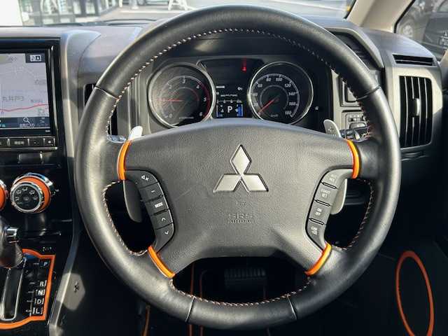 三菱 デリカＤ：５ アクティブギア 宮城県 2017(平29)年 5.2万km アイガーグレーM/ダイヤモンドブラックマイカ 登録時走行距離51937km/ステアリングリモコン/両側パワースライドドア/シートヒーター/バックカメラ/ドライブレコーダー/ビルトインETC/後席フリップダウンモニター（アルパイン）/車高調あり（シフトアップ）/バトルズ取り付け/ショートスタビリング/サウンドサブウーハー付き/室内キャリアバー/カディスリアゲートプロテクター/フルエアロパーツ/タイヤハウス（泥除け付き）/社外認証マフラー/純正フロアマット/3列目オプションゴムマット/LEDルームランプ