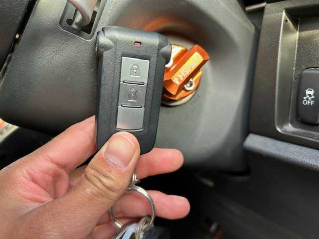 三菱 デリカＤ：５ アクティブギア 宮城県 2017(平29)年 5.2万km アイガーグレーM/ダイヤモンドブラックマイカ 登録時走行距離51937km/ステアリングリモコン/両側パワースライドドア/シートヒーター/バックカメラ/ドライブレコーダー/ビルトインETC/後席フリップダウンモニター（アルパイン）/車高調あり（シフトアップ）/バトルズ取り付け/ショートスタビリング/サウンドサブウーハー付き/室内キャリアバー/カディスリアゲートプロテクター/フルエアロパーツ/タイヤハウス（泥除け付き）/社外認証マフラー/純正フロアマット/3列目オプションゴムマット/LEDルームランプ