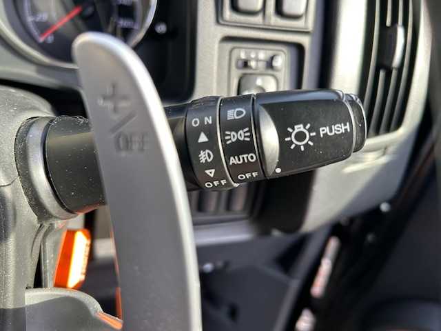 三菱 デリカＤ：５ アクティブギア 宮城県 2017(平29)年 5.2万km アイガーグレーM/ダイヤモンドブラックマイカ 登録時走行距離51937km/ステアリングリモコン/両側パワースライドドア/シートヒーター/バックカメラ/ドライブレコーダー/ビルトインETC/後席フリップダウンモニター（アルパイン）/車高調あり（シフトアップ）/バトルズ取り付け/ショートスタビリング/サウンドサブウーハー付き/室内キャリアバー/カディスリアゲートプロテクター/フルエアロパーツ/タイヤハウス（泥除け付き）/社外認証マフラー/純正フロアマット/3列目オプションゴムマット/LEDルームランプ