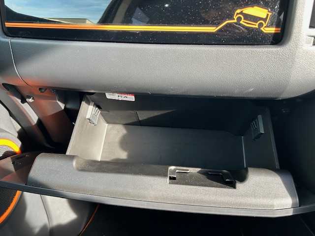 三菱 デリカＤ：５ アクティブギア 宮城県 2017(平29)年 5.2万km アイガーグレーM/ダイヤモンドブラックマイカ 登録時走行距離51937km/ステアリングリモコン/両側パワースライドドア/シートヒーター/バックカメラ/ドライブレコーダー/ビルトインETC/後席フリップダウンモニター（アルパイン）/車高調あり（シフトアップ）/バトルズ取り付け/ショートスタビリング/サウンドサブウーハー付き/室内キャリアバー/カディスリアゲートプロテクター/フルエアロパーツ/タイヤハウス（泥除け付き）/社外認証マフラー/純正フロアマット/3列目オプションゴムマット/LEDルームランプ