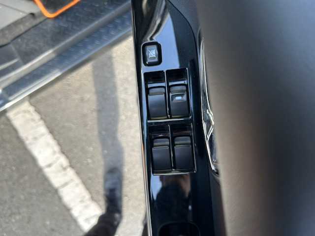 三菱 デリカＤ：５ アクティブギア 宮城県 2017(平29)年 5.2万km アイガーグレーM/ダイヤモンドブラックマイカ 登録時走行距離51937km/ステアリングリモコン/両側パワースライドドア/シートヒーター/バックカメラ/ドライブレコーダー/ビルトインETC/後席フリップダウンモニター（アルパイン）/車高調あり（シフトアップ）/バトルズ取り付け/ショートスタビリング/サウンドサブウーハー付き/室内キャリアバー/カディスリアゲートプロテクター/フルエアロパーツ/タイヤハウス（泥除け付き）/社外認証マフラー/純正フロアマット/3列目オプションゴムマット/LEDルームランプ