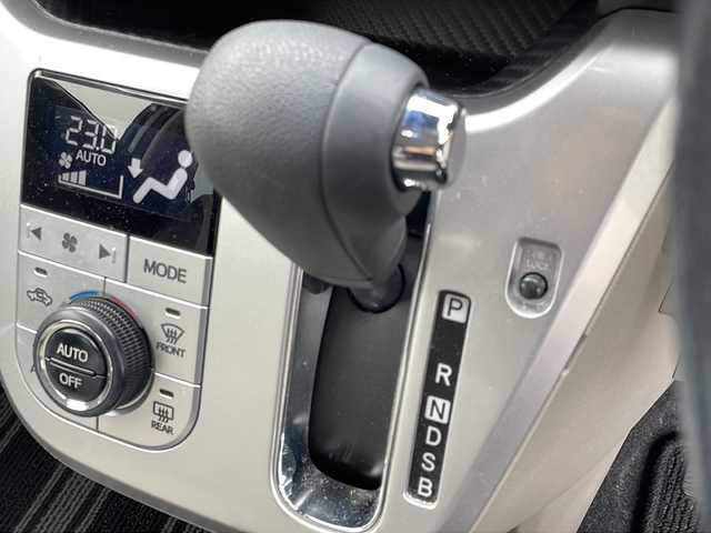 ダイハツ キャスト スタイル G SAⅢ 岩手県 2018(平30)年 9万km パールホワイトⅢ スマートアシストIII　純正ナビ　全周囲カメラ　Ｂｌｕｅｔｏｏｔｈ　ＣＤ／ＤＶＤ再生　ＵＳＢ接続　フルセグ　前席シートヒーター　ＬＥＤオートライト　オートハイビーム　ワイパーデアイサー　ドラレコ　ＥＴＣ