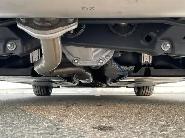 トヨタ ＧＲ８６ RZ 滋賀県 2022(令4)年 0.6万km クリスタルホワイトパール ６速ＭＴ/９インチＳＤナビ/（MDV-M909HDL）/AM/FM/CD/DVD/iPod/Bluetooth/フルセグＴＶ（走行視聴可能）/バックカメラ/クルーズコントロール/ブラインドスポットモニター/前席シートヒーター/ハーフレザーシート/ＳＲＨ/（ステアリング連動ヘッドランプ）/ＬＥＤヘッドライト/純正アルミホイール/ドライブレコーダー/（DRJ-AN1A）/ETC/オートエアコン/ダブルエアバッグ/スマートキー/プッシュスタート/純正フロアマット/ABS/横滑り防止装置/盗難防止装置/取扱説明書/保証書/整備記録簿/禁煙車